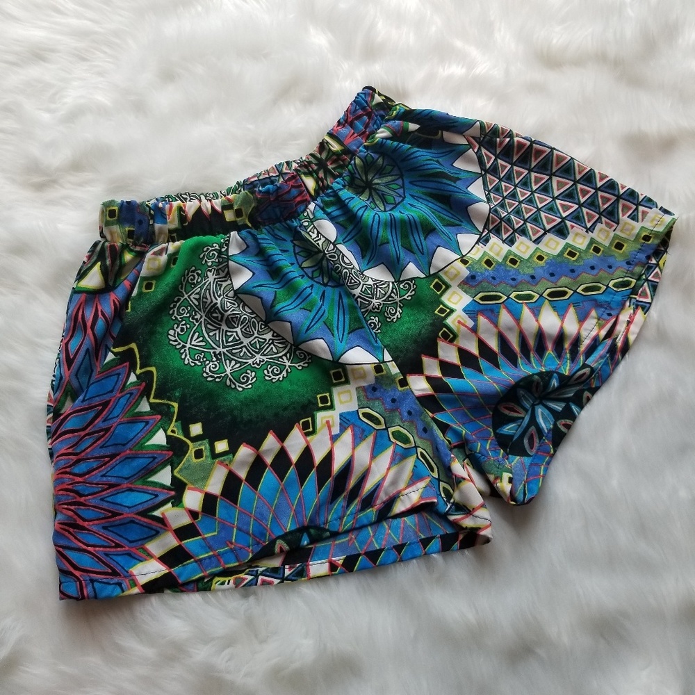 VESTIQUE | Flowy Shorts
